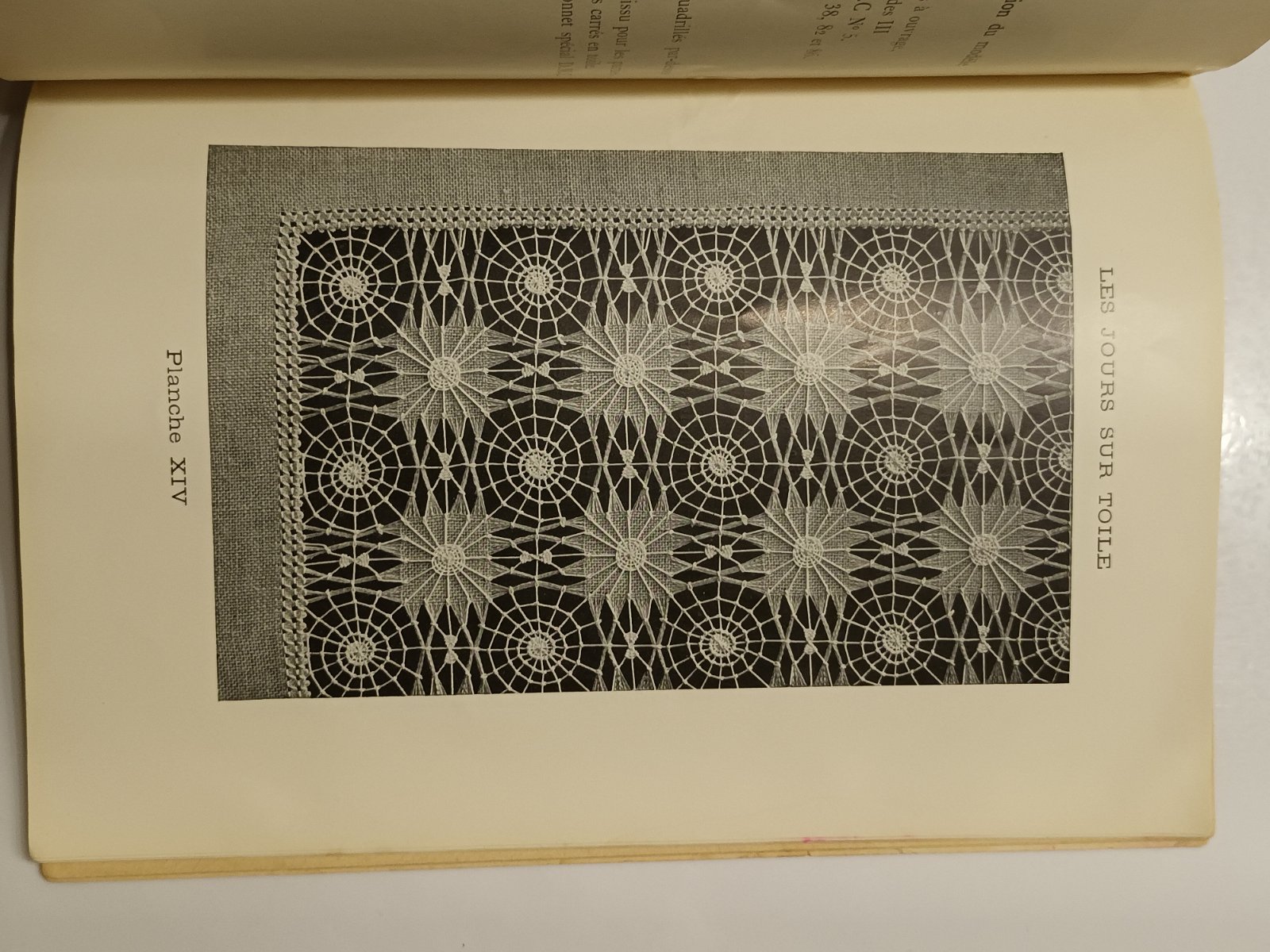 Jours sur Toile Hardanger borduurpatronen Bibliothèque D.M.C. - Afbeelding 3
