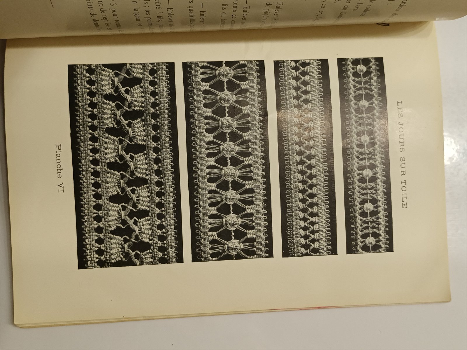 Jours sur Toile Hardanger borduurpatronen Bibliothèque D.M.C. - Afbeelding 5
