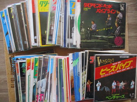 The Ventures 158 singles japans import - 1