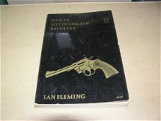 De Man met de Gouden Revolver -James Bond