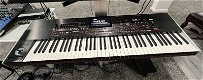 TE KOOP:- Yamaha Tyros 5 Keybord - Korg PA4X 76 Key keyboard- Yamaha Genos 76-Key keyboard - 1 - Thumbnail