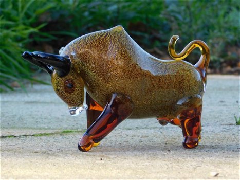 stier van gekelurd glas , stier - 1