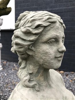 tuinbeeld , vrouwelijke buste - 5