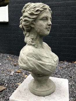 tuinbeeld , vrouwelijke buste - 6