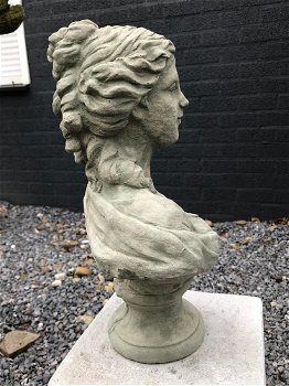 tuinbeeld , vrouwelijke buste - 7