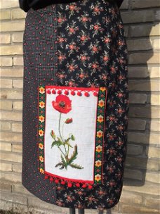 unieke rok met vintage borduurwerk (papaver, rood, zwart)