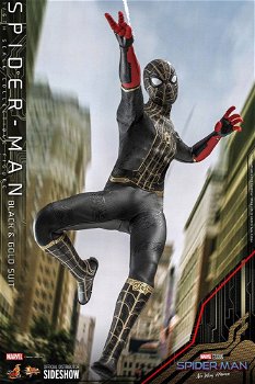 HOT DEAL Hot Toys Spider-Man No Way Home Black & Gold Suit MMS604 - 4
