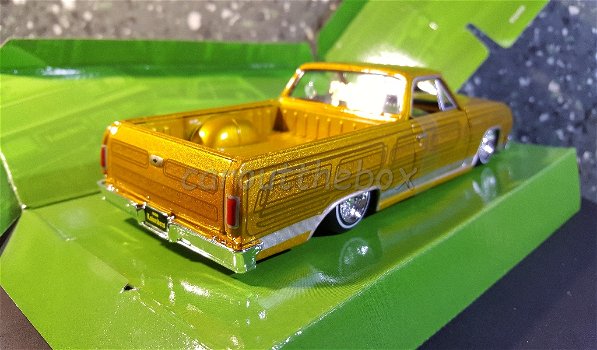 Chevrolet El Camino Lowrider 1986 goud 1:24 Maisto MA236 - 2