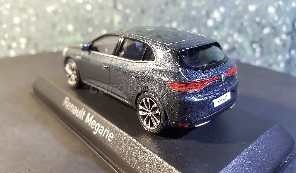 Renault Megane 2020 grijs 1:43 No 040 - 2