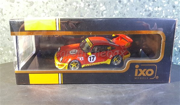 Porsche RWB 964 #17 Rood/geel 1:43 Ixo V791 - 3