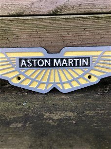 Aston Martin  , muurdecoratie
