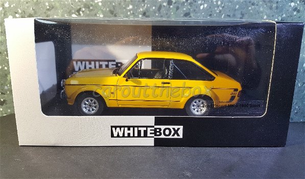 Ford Escort MK II 1600 sport geel 1:24 Whitebox WB76 - 3