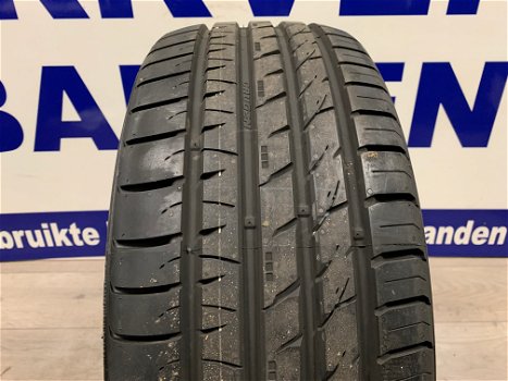 2x Kumho autobanden 235/45/19 *NIEUW* - 2