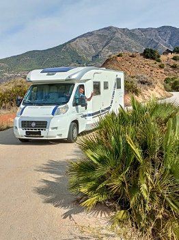 Binnen 4 uur met een camper op pad in de zuid spaanse zon (www.holandacamperverhuur.com ) - 1