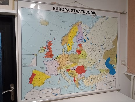 grote schoolkaart van Europa staatkundig - 0