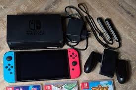 Nintendo Switch - 1