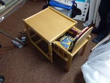 Kinderstoel om te bouwen tot speeltafel 