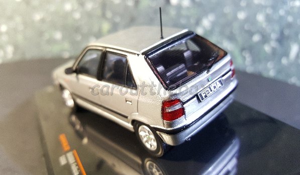 Skoda Felicia 1998 grijs 1:43 Ixo V804 - 2