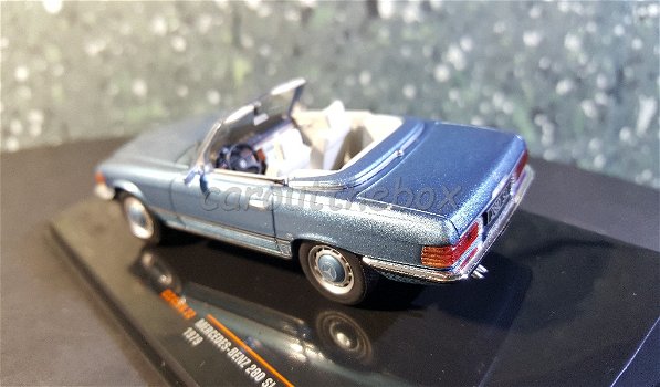 Mercedes-Benz 280 SL1979 blauw 1:43 Ixo V806 - 2