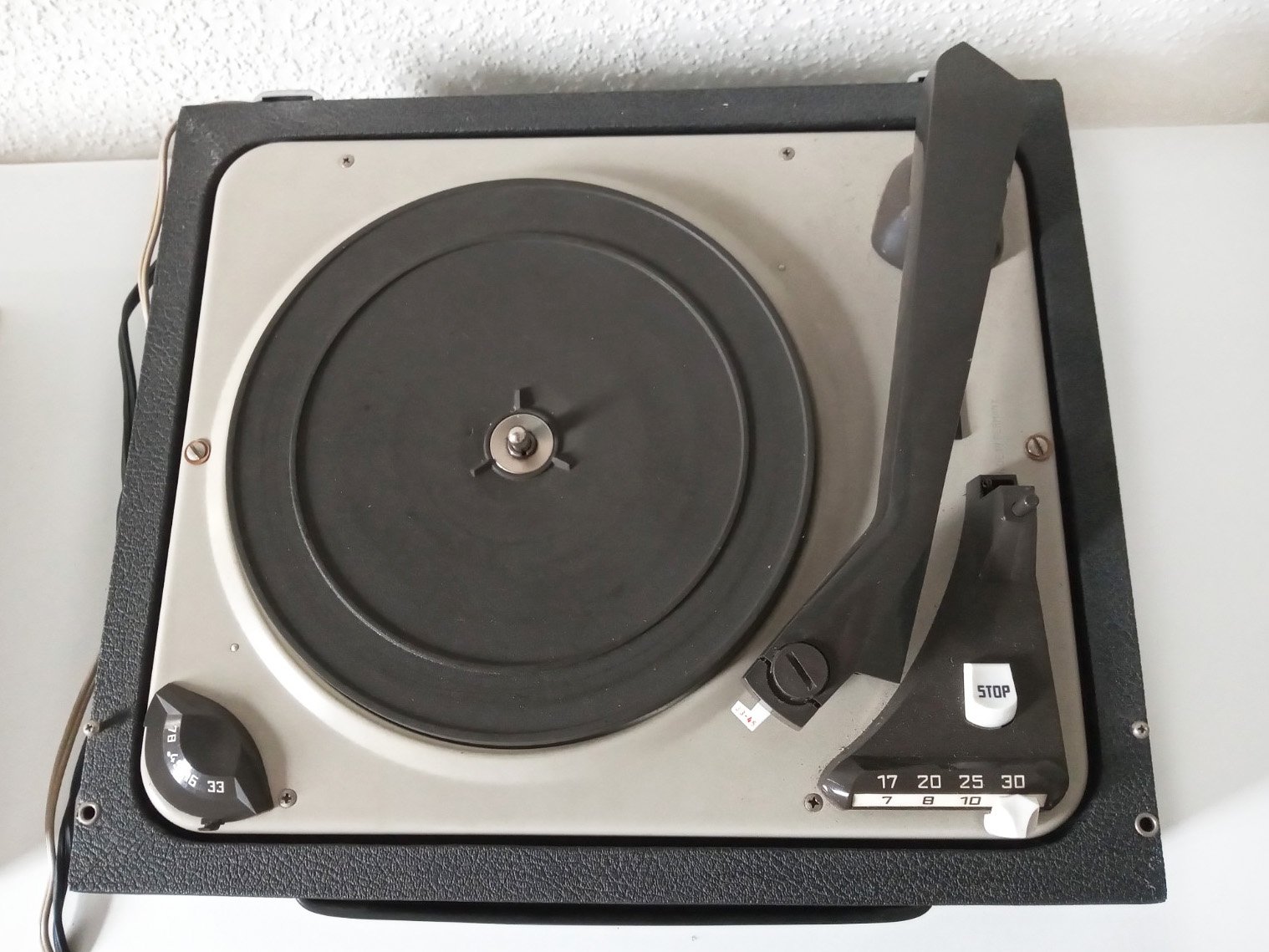 vintage platenspeler in koffer - Afbeelding 2