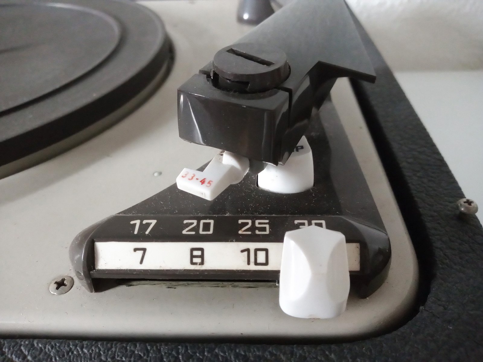 vintage platenspeler in koffer - Afbeelding 6