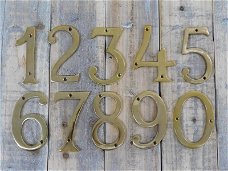 Huisnummers ,  messing cijfer