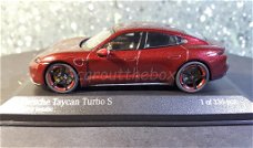 Porsche Taycan Turbo S cherry metallic 1:43 Minichamps