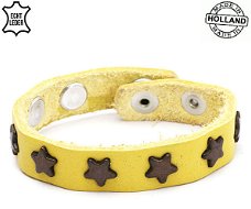 Lederen armband YELLOW met donkere ster studs