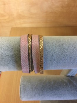 Wikkelarmband slangenprint roze en goud - 0