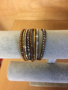 Wikkelarmband bruin met strass