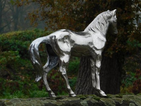 beeld van een paard aluminium , paard - 4