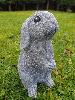 konijn , stenen tuinbeeld ,staand konijn - 1