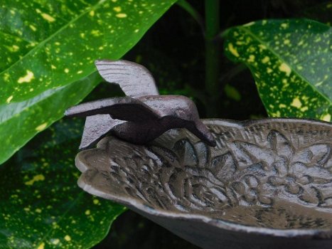 vogelbad , vogel op standaard - 2