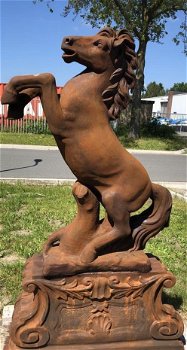 tuinbeeld ,Steigerend paard - 1