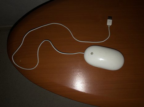 Mac Mini YM7501JVYL2 en Hyundai Arena Soundbar en Apple Mighty Usb Mouse Enz. - 2