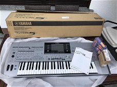 Gloednieuwe Yamaha Tyros 5-toetsenbord