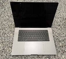 Gloednieuwe Apple MacBook Pro 16-inch M1 Max