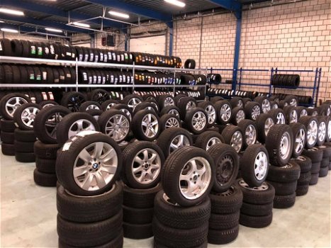 2x Kumho zomer autobanden 155/60/15 p/st €25,- - 5