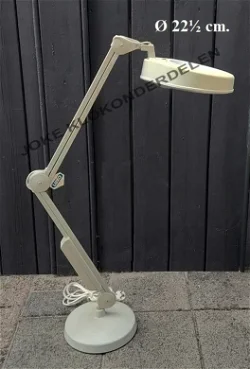 = Loupe lamp met TL verlichting = 47562