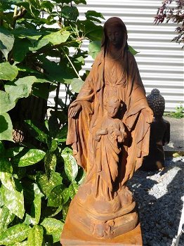 beeld maagd Heilige Maria met kind - 3
