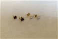 Gouden mini witte klaver oorbellen oorstekers verguld rvs - 1 - Thumbnail