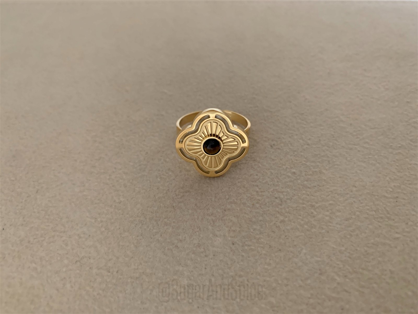 Gouden monogram kalver ring met bruine steen france rvs - nr. 1