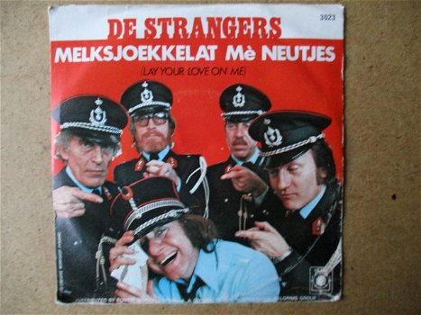 a5144 de strangers - melksjoekkelat me neutjes - 0