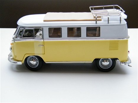 modelauto Volkswagen microbus t1 transsporter + bagage op rek 1:18 - 3