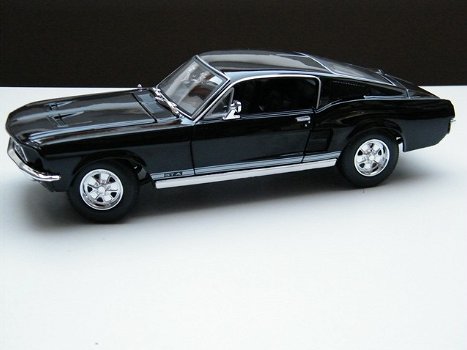 Modelauto Ford Mustang GTA Fastback – Maisto 1:18 - 2