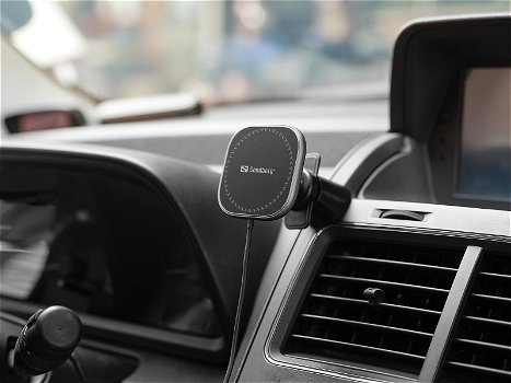 In Car Wireless Magnetic Charger 15W - 5