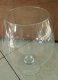 Te koop een grote glazen vaas op voet (model: cognac-vorm). - 5 - Thumbnail