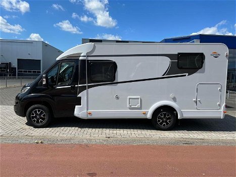 Motorhome Carado V337 – 15j editie ( Hymer group) - 0