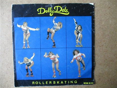 a5284 dolly dots - rollerskating - 0