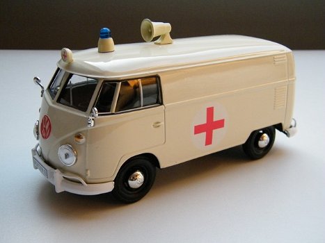 modelauto Volkswagen bus T1 Type 2 Ambulance – Motormax 1:24 - 0